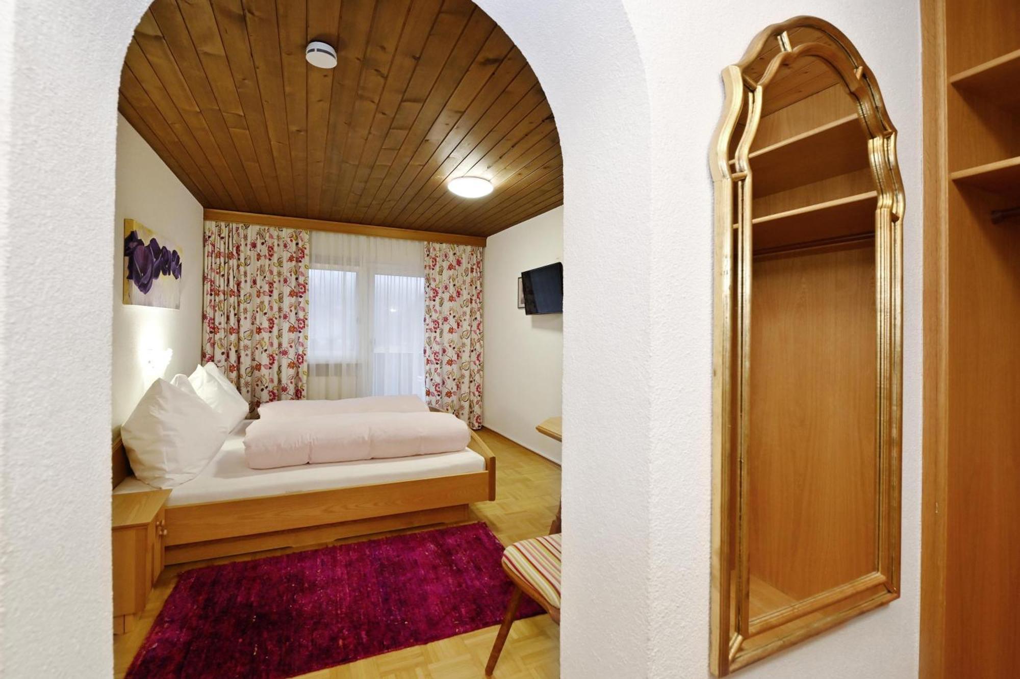 Gaestehaus Rundblick シュルンス エクステリア 写真