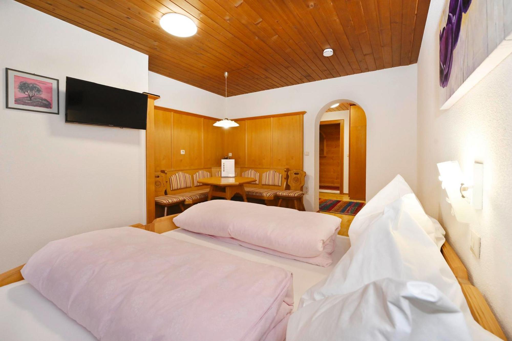 Gaestehaus Rundblick シュルンス エクステリア 写真